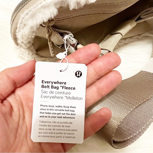 Lululemon • Everywhere Belt Bag Fleece - Picture 11 of 14